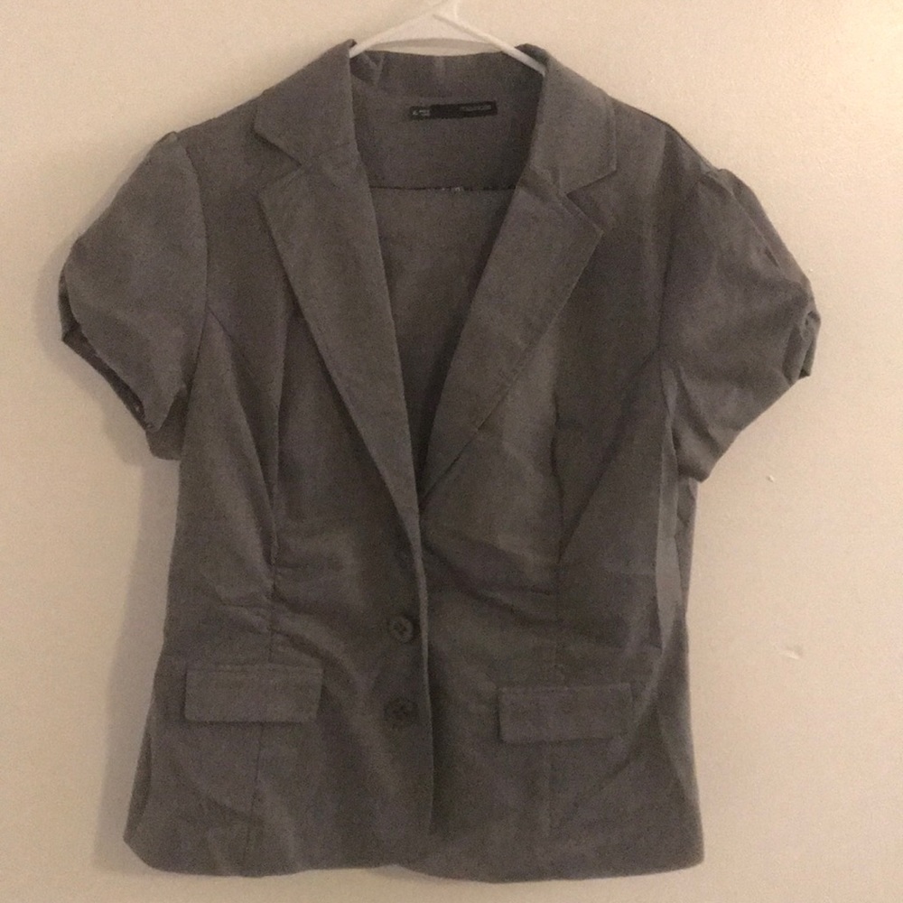 Skirt suit
